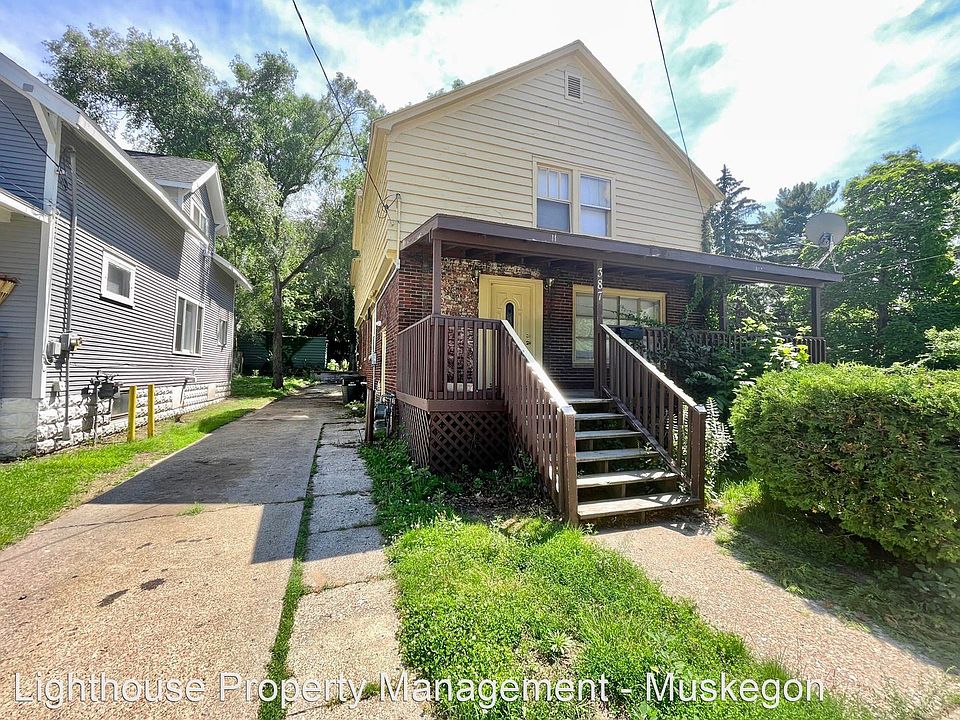 1st image of 387 W Grand Ave