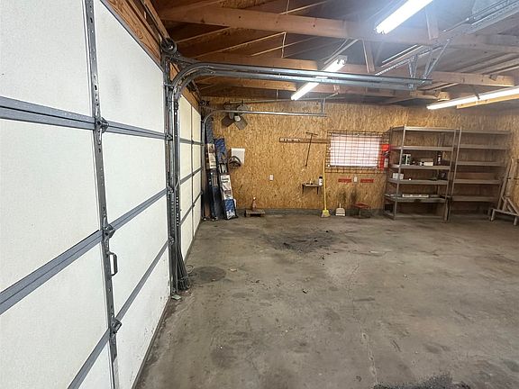 4th image of 614 Paxton St