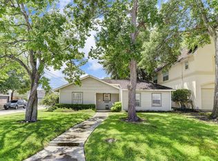 4401 Valerie St, Bellaire, TX 77401
