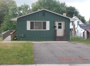 704 3rd St, Baraboo, WI 53913