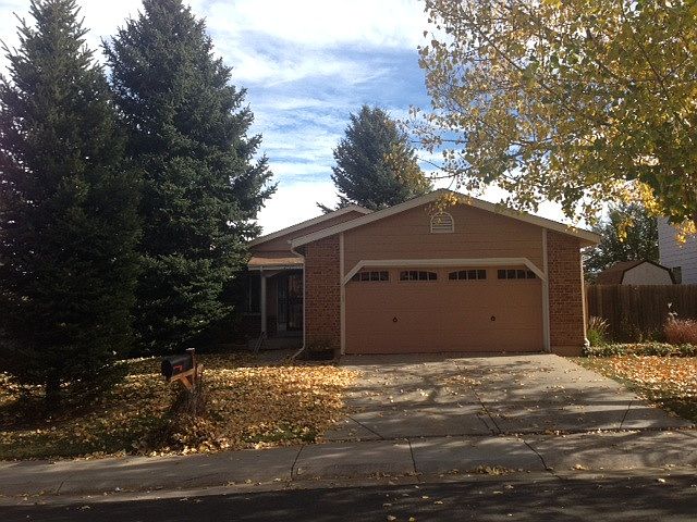 Beautiful 3 bdrm/3 bath ranch home on corner