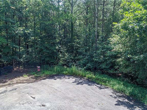 2nd image of 108 Bowen Ln