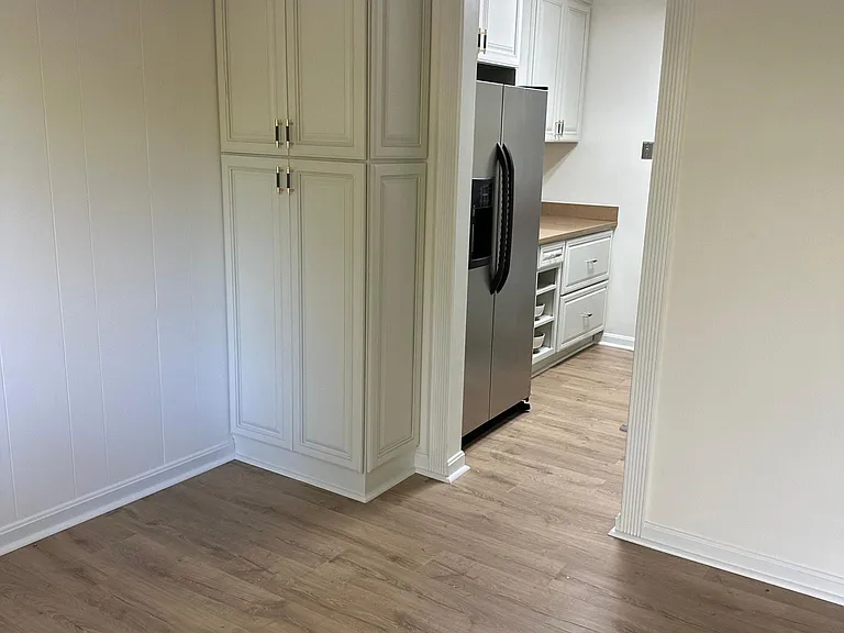 217 Victor Pkwy #G — Photo 9
