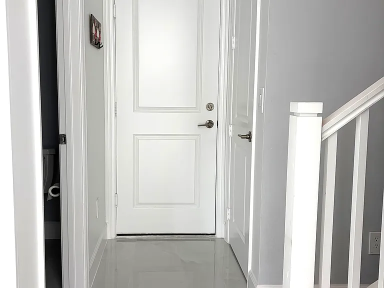 8974 Zevon Ct — Photo 10