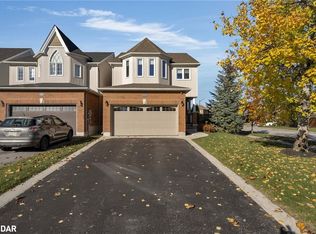 1112 Kell St, Innisfil, ON L9S4W4
