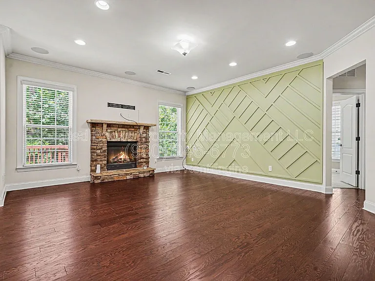 655 Brookhaven Dr — Photo 10