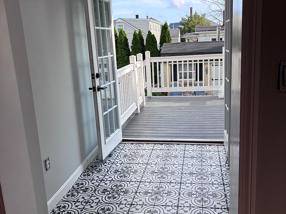 1st image of 299 Sprague St #1