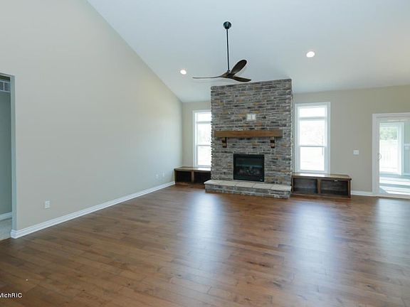 3rd image of 9413 W P Q Ave