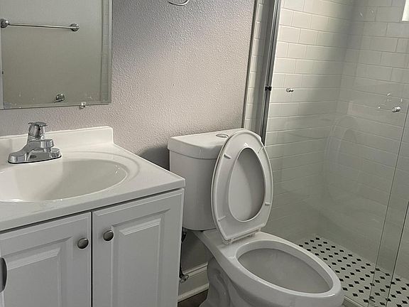 4th image of 411 Milwaukee Ave #411