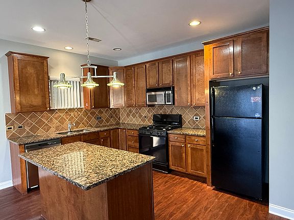 5th image of 3126 N Narragansett Ave APT 1