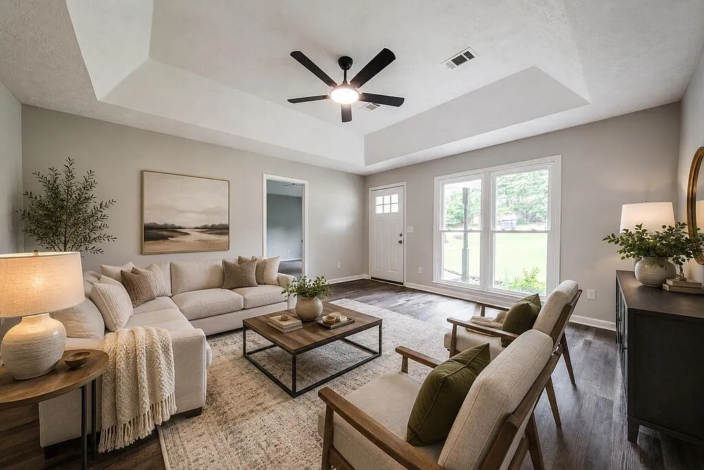 3 bed, 2.0 bath, 1307 sqft, $1,650 — Photo 2