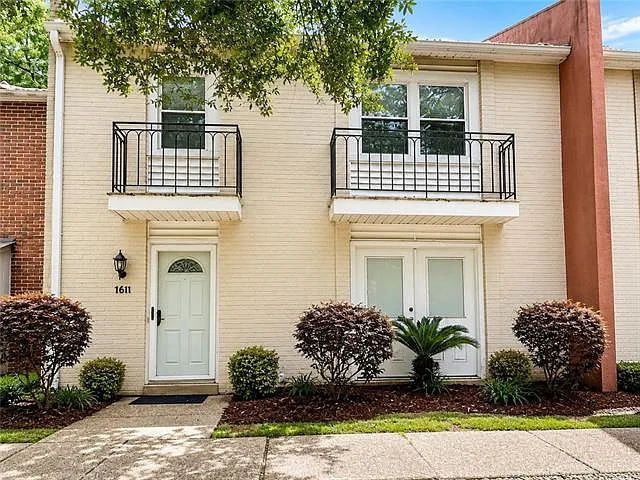 7611 Mayfair Pl — Photo 1