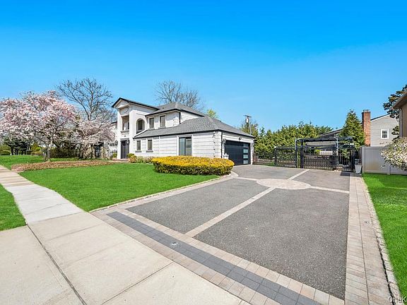 3rd image of 278 Waverly Avenue