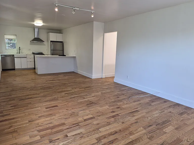 134 S Coronado St #136-1/2 — Photo 5