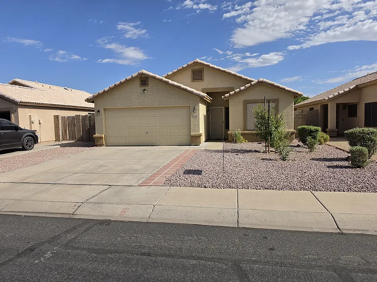 9247 W Brown St — Photo 1
