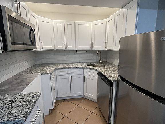 3rd image of 255-257 Nj Railroad Ave #11-4