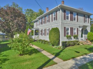 47 West St, East Greenwich, RI 02818