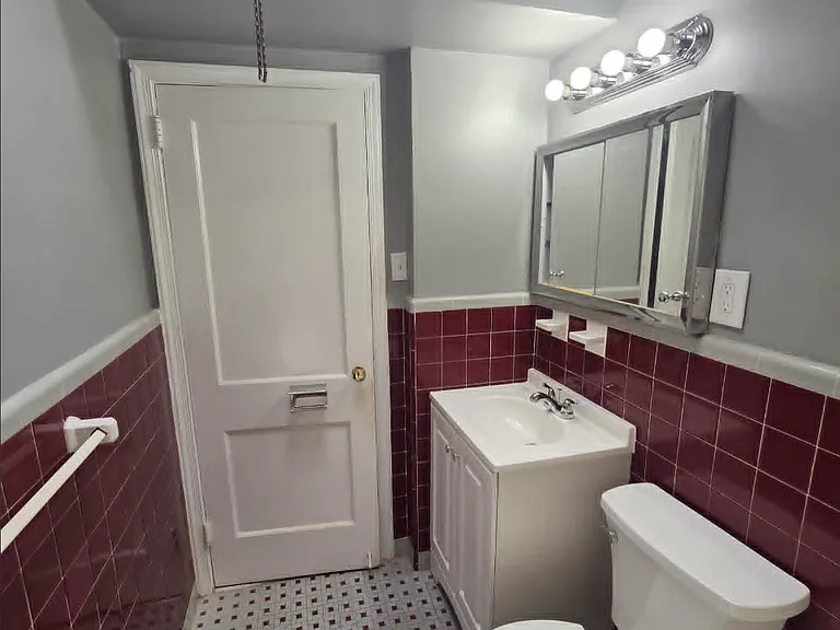 928 Disston St — Photo 23