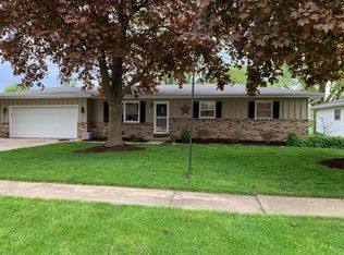 1618 Kaylee Ct, Sycamore, IL 60178