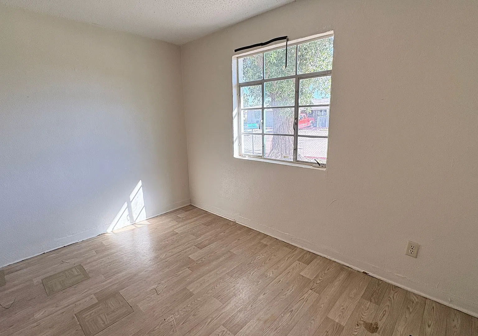 82 E Byrne — Photo 3