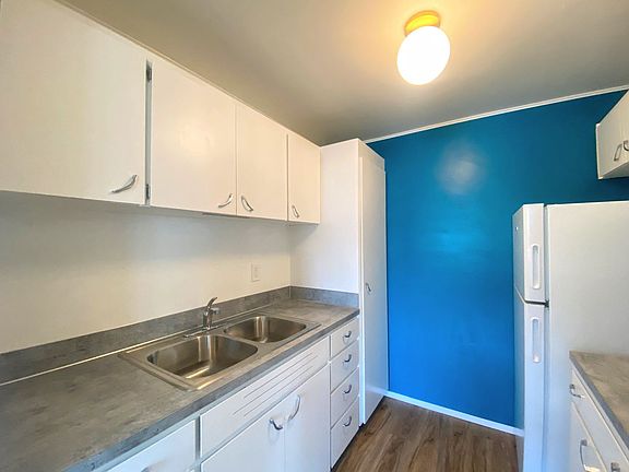 5th image of 702 S Oakes St APT 11