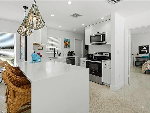 5th image of 1206 Martinique Ct