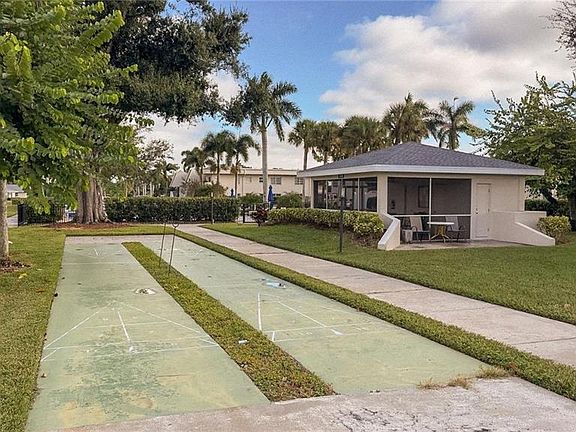4th image of 7461 W Country Club Dr N APT 306