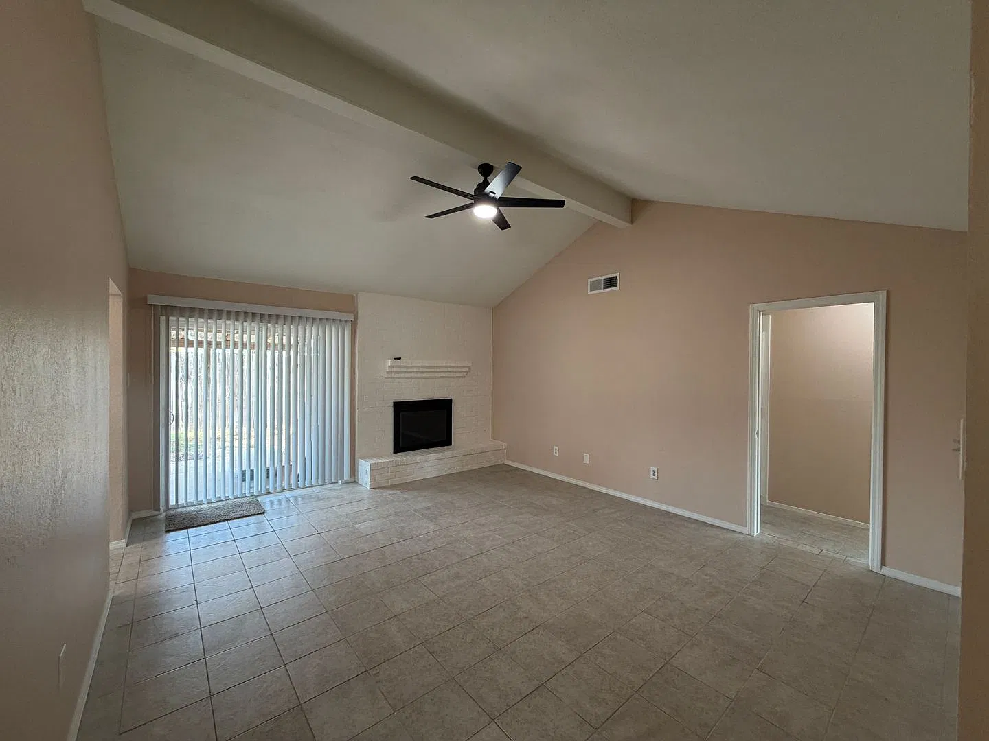 Four Bedroom In Flour Bluff — Photo 3