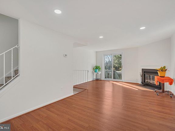 4th image of 20224 Ravensdale Ct