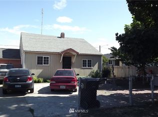 204 N E St, Toppenish, WA 98948