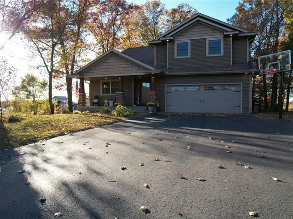 912 Sandalwood Drive, Altoona, WI 54720