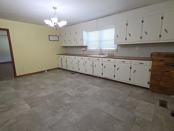 2nd image of 251 Clement Rd