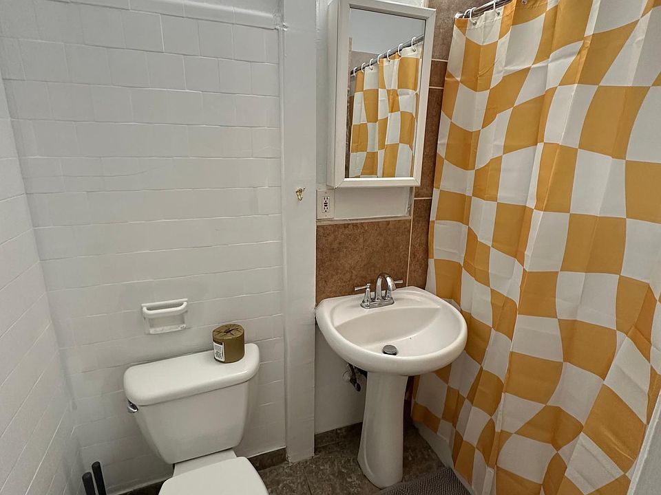 1st image of 521 Olive Ave #1/2
