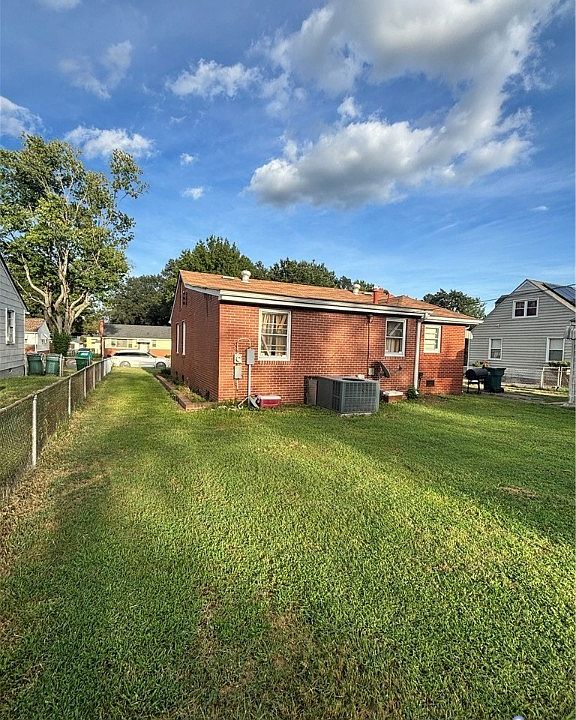 2nd image of 3510 Howard Rd