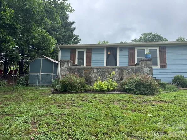 213 Sandy Creek Ct, Hendersonville, NC 28792