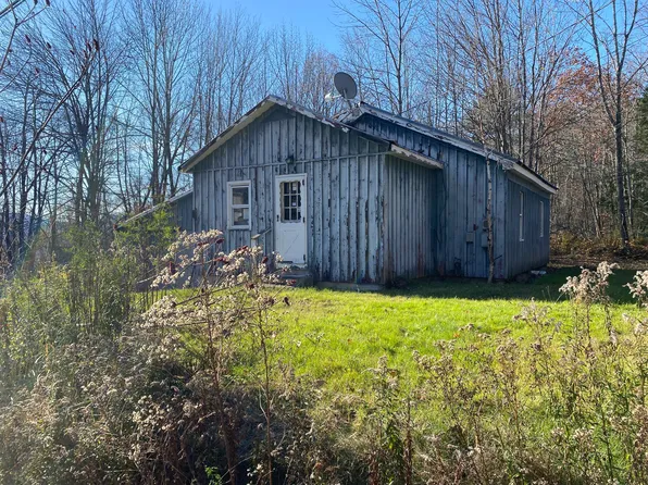 197 Backkingdom Road, Mexico, ME 04257