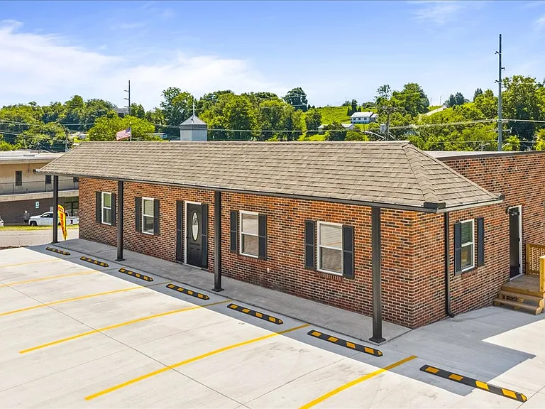 105 Church Aly #A — Photo 1