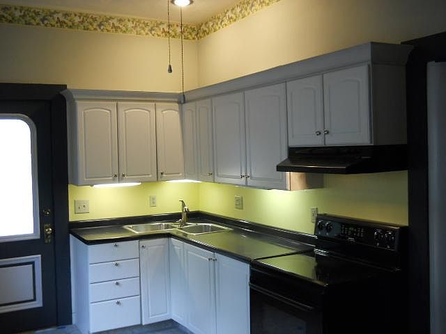 1st image of 1309 E 10th St #4