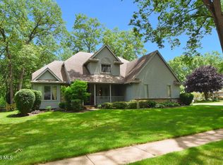 8214 Hidden Forest Dr, Holland, OH 43528