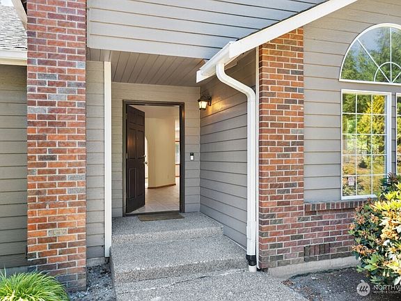 3rd image of 20402 82nd Avenue SE