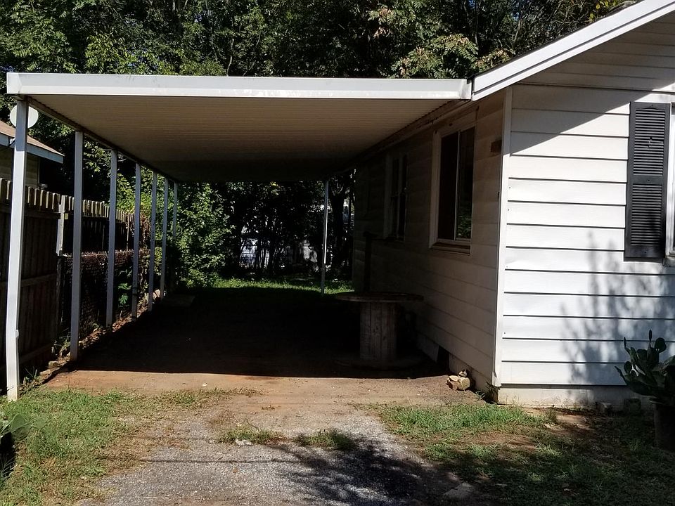 2nd image of 6 Hillhouse St