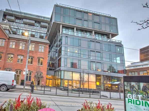 560 King St W, Toronto, ON