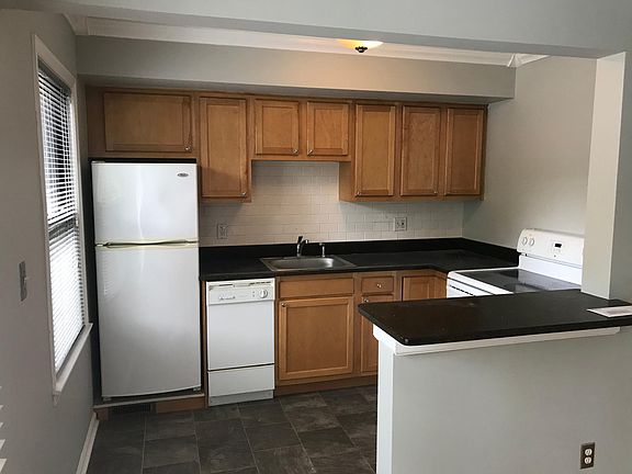 3rd image of 617 E Lincoln Ave APT 1