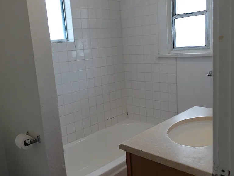 2048 E 3rd St #2048 — Photo 39