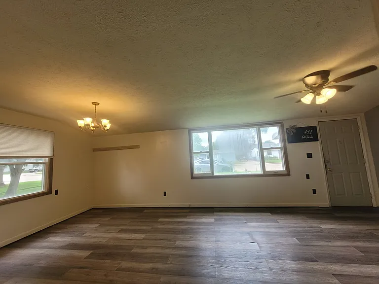 411 N Sheridan Ave — Photo 8