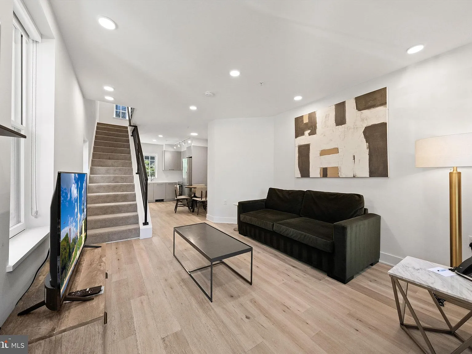 2 bed, 1356 sqft, $3,650 — Photo 3