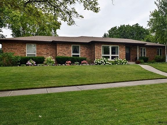 2nd image of 200 Acorn Dr