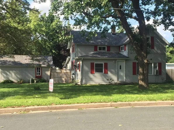 807 W Locust St, River Falls, WI 54022