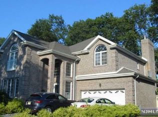 1046 Bergen Blvd, Fort Lee, NJ 07024