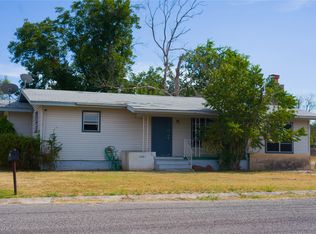 2007 W Commerce St, San Saba, TX 76877